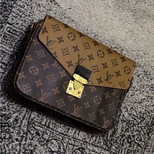 Louis Vuitton Two-Tone Monogram Canvas Messenger Bag - Brown/Light Brown